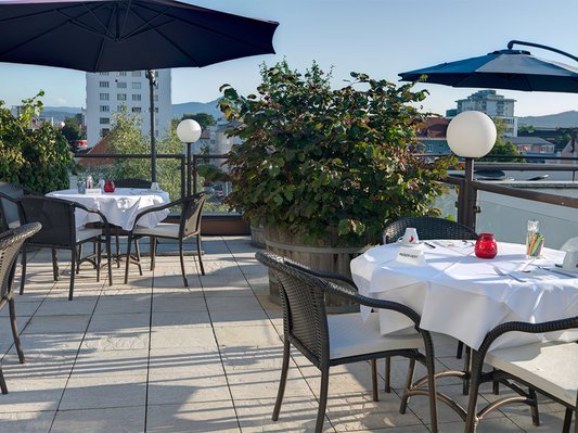 Frühstück auf der Dachterrasse